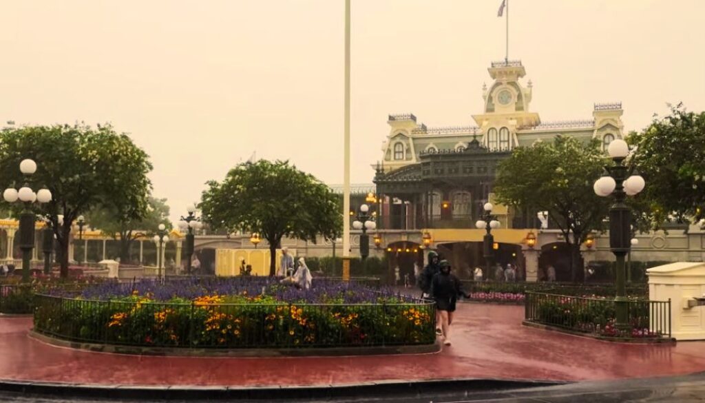 florida theme park rain guide